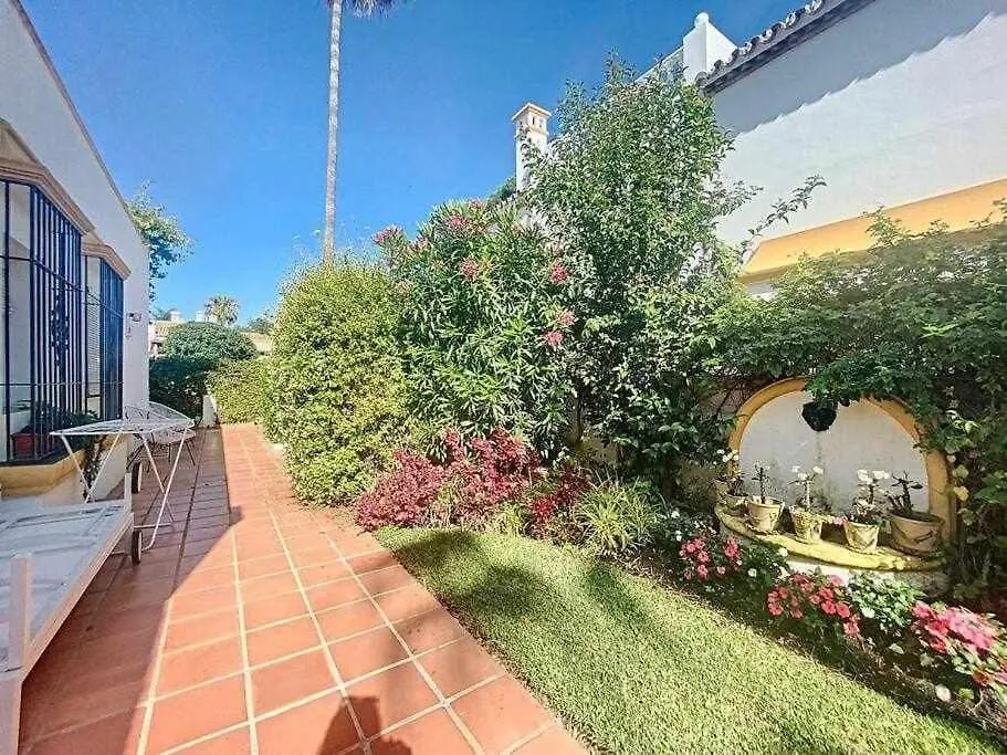 Townhouse For 7 People With Private Garden 10 Min From Puerto Banus Apartment Estepona