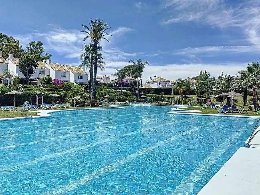 Townhouse For 7 People With Private Garden 10 Min From Puerto Banus Apartment Estepona