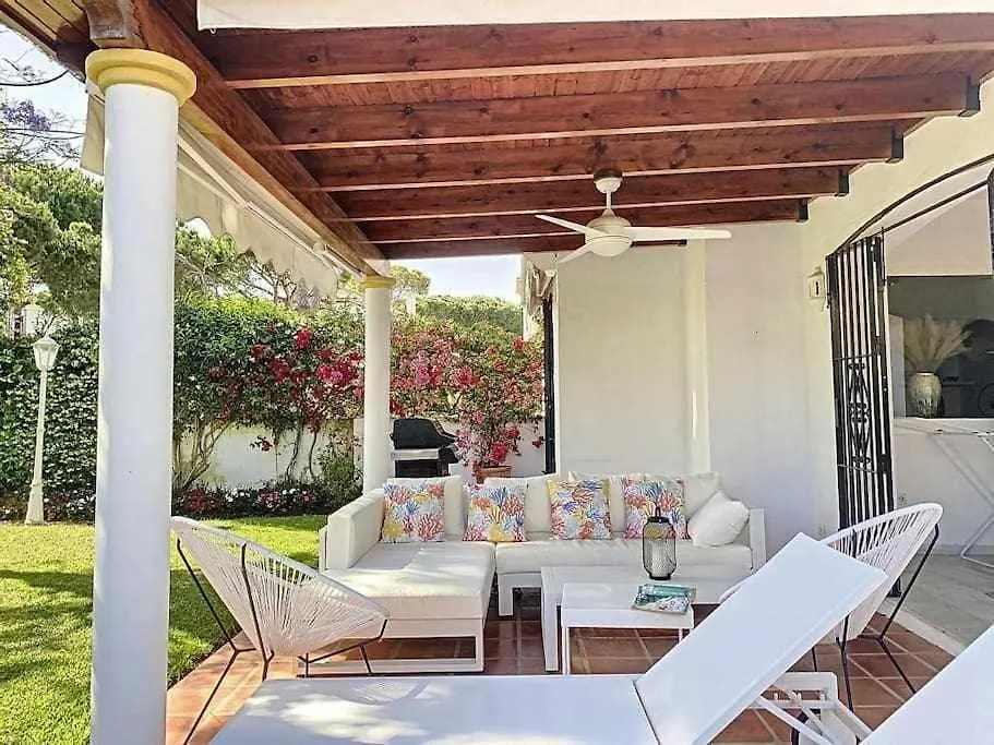 Townhouse For 7 People With Private Garden 10 Min From Puerto Banus location